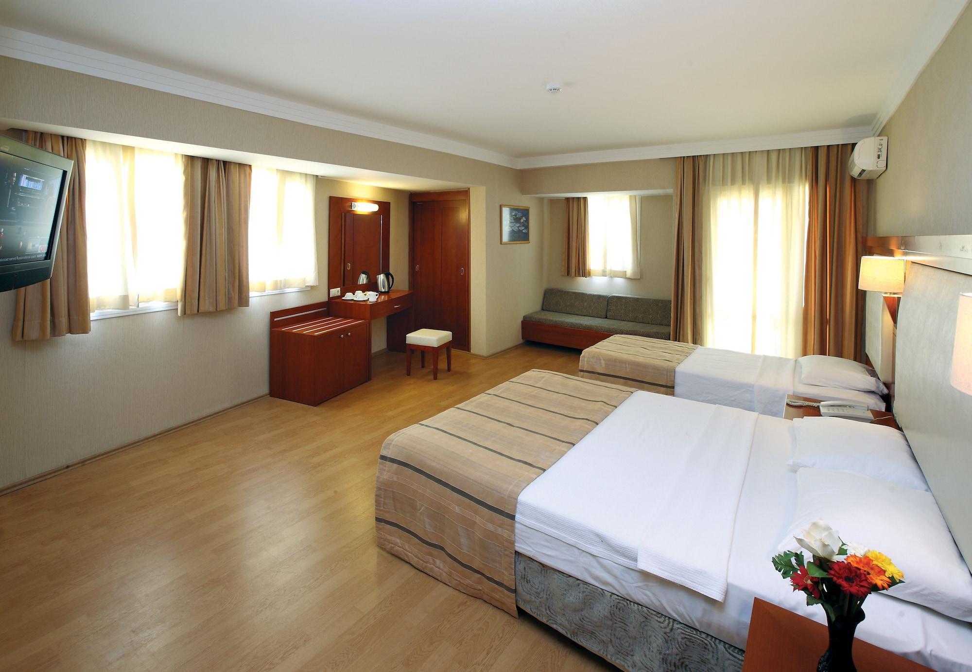 Julian Club Hotel Мармарис Екстериор снимка