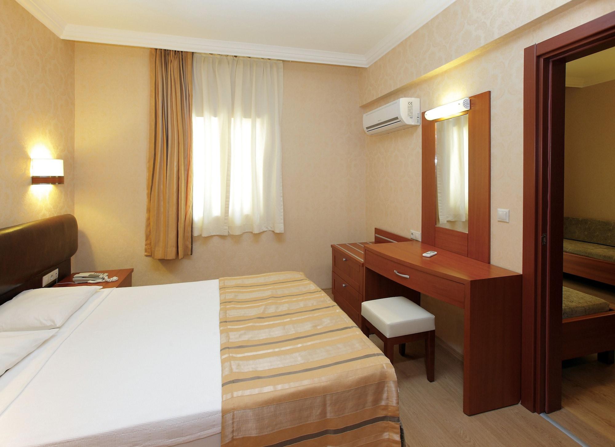 Julian Club Hotel Мармарис Екстериор снимка