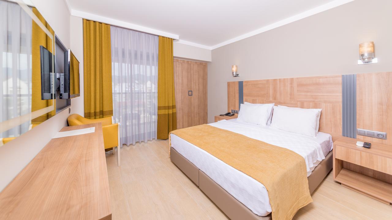 Julian Club Hotel Мармарис Екстериор снимка