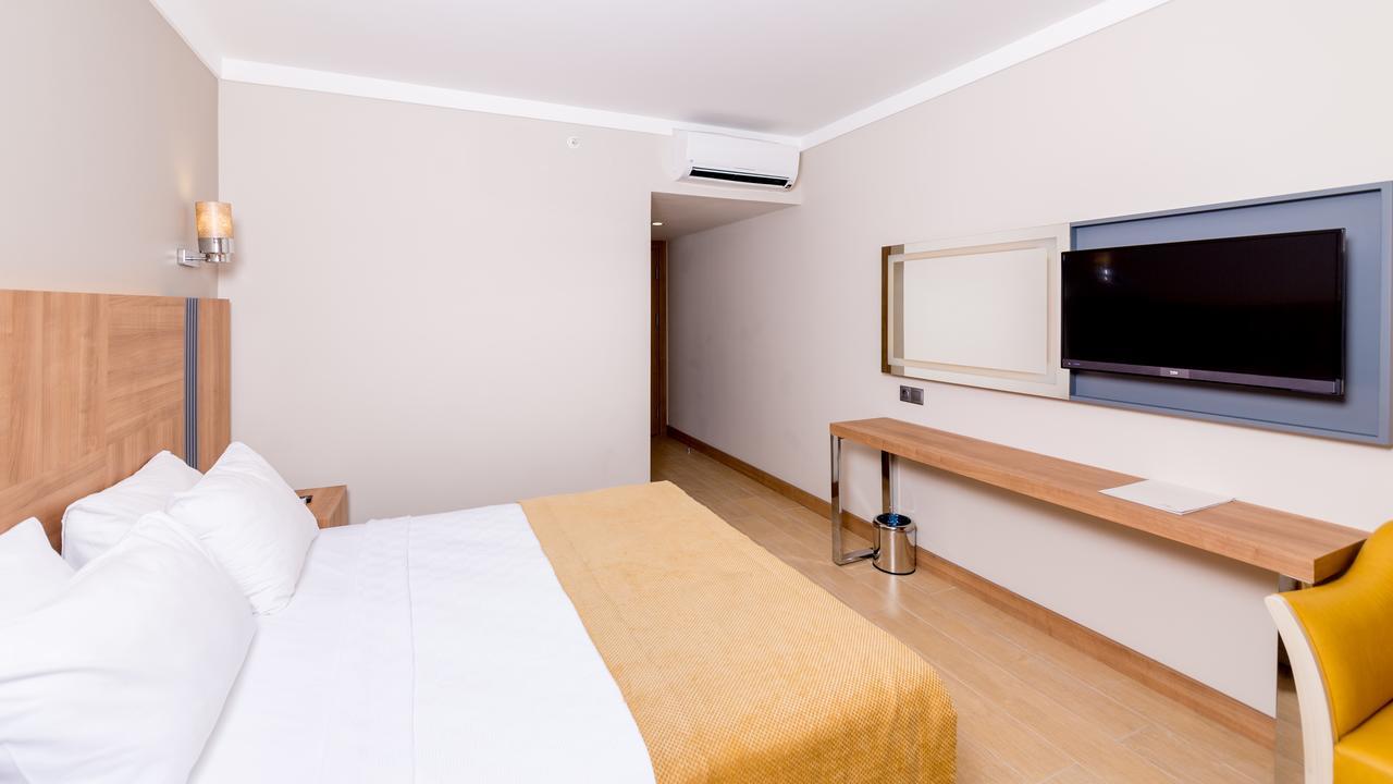 Julian Club Hotel Мармарис Екстериор снимка